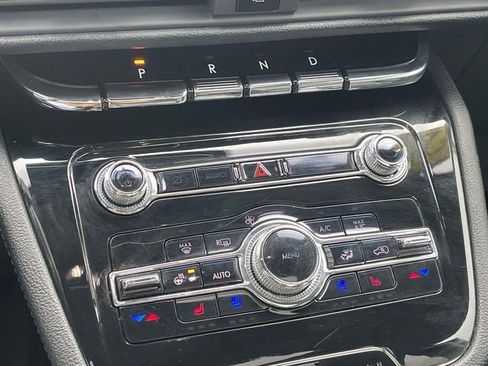 Used 2022 Lincoln Corsair Standard w/ Premium Package image 36