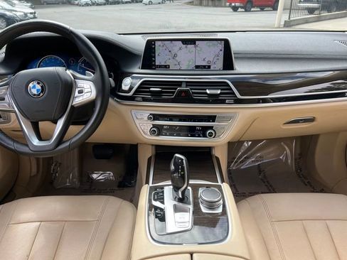 Used 2018 BMW 740i image 16
