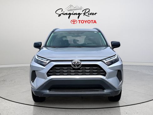 Used 2025 Toyota RAV4 LE AWD/4WD image 2