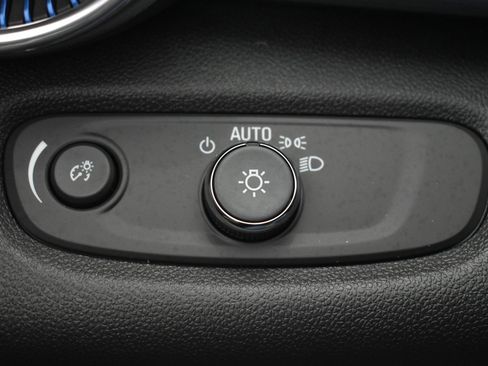 New 2026 Chevrolet Trax LT w/ LT Convenience Package image 18