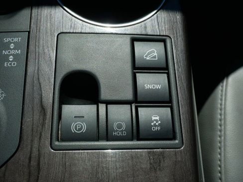 Used 2023 Toyota Highlander Limited AWD/4WD image 18