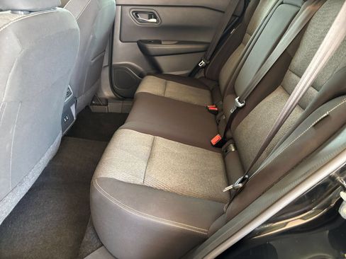 Used 2025 Nissan Rogue SV FWD image 25