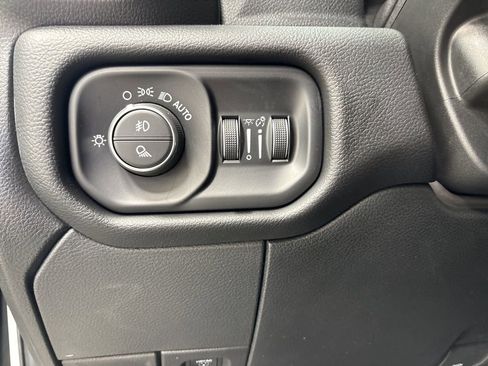 Used 2024 RAM 2500 Laramie AWD/4WD image 31