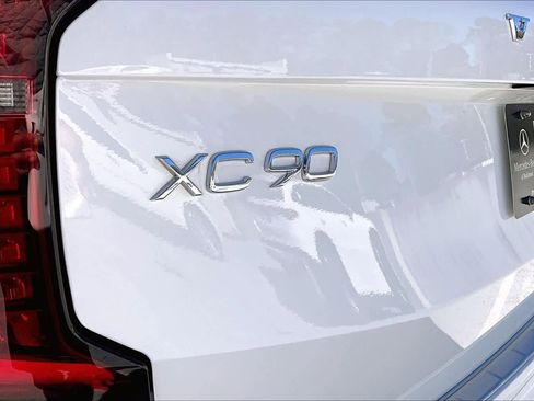 Used 2025 Volvo XC90 B6 Ultra w/ Protection Package image 31
