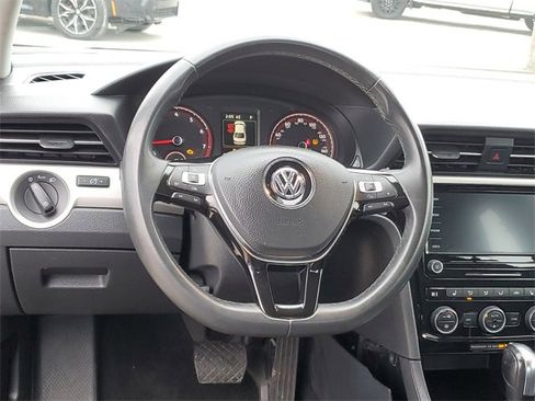 Used 2022 Volkswagen Passat 2.0T SE image 10