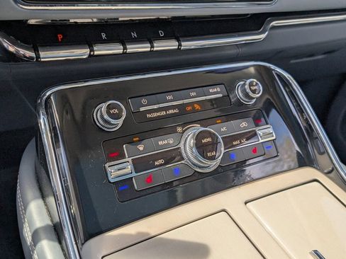 Used 2018 Lincoln Navigator Black Label image 23