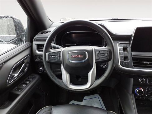 Used 2024 GMC Yukon SLT image 12