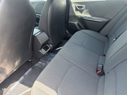 Used 2025 Kia K4 FWD image 29