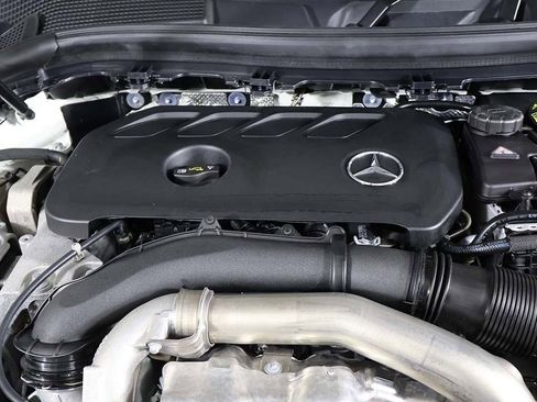 Used 2024 Mercedes-Benz GLA 250 4MATIC image 18