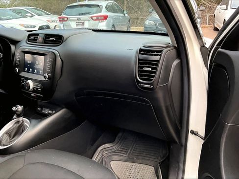 Used 2017 Kia Soul + w/ UVO Package image 16