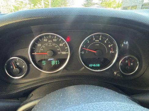 Used 2014 Jeep Wrangler Unlimited Sahara w/ Dual Top Group AWD/4WD image 34