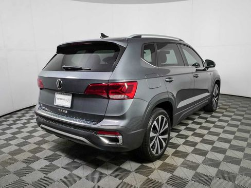 Certified 2022 Volkswagen Taos SE FWD image 11