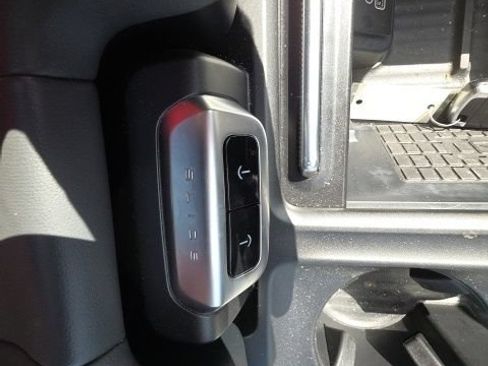 Used 2025 Ford Expedition Active RWD image 21