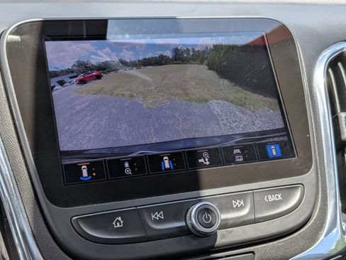 Used 2022 Chevrolet Equinox LT FWD image 20
