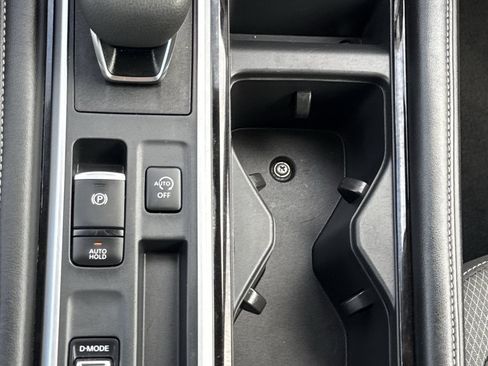 Used 2025 Nissan Pathfinder SV FWD image 28