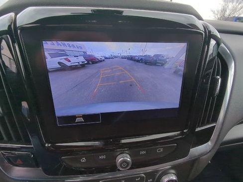 Used 2023 Chevrolet Traverse LT FWD image 19