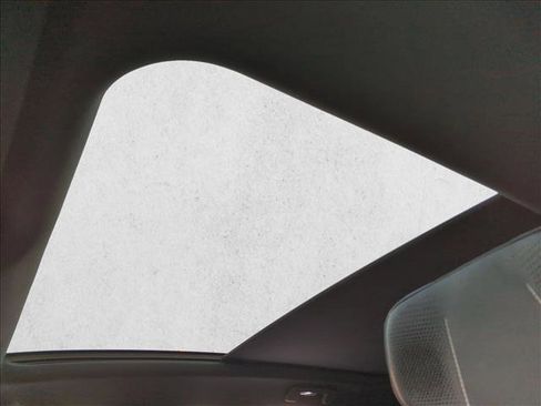 Used 2024 Cadillac Lyriq Sport image 15