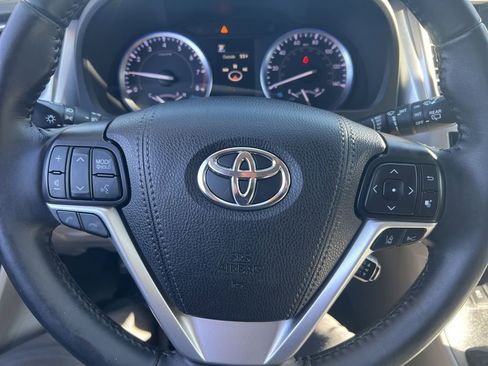 Used 2019 Toyota Highlander XLE image 63