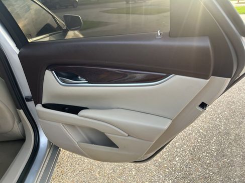 Used 2017 Cadillac XTS Luxury image 19