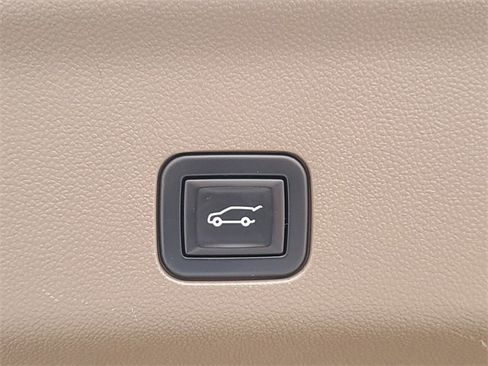 Used 2021 GMC Yukon Denali w/ Denali Ultimate Package image 31