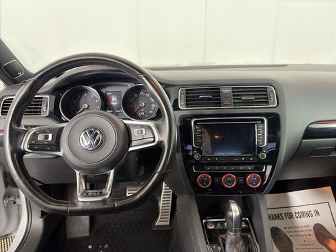 Used 2017 Volkswagen Jetta GLI image 3