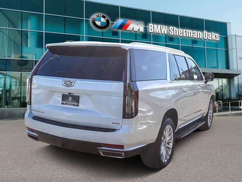 Used 2022 Cadillac Escalade ESV Luxury image 4