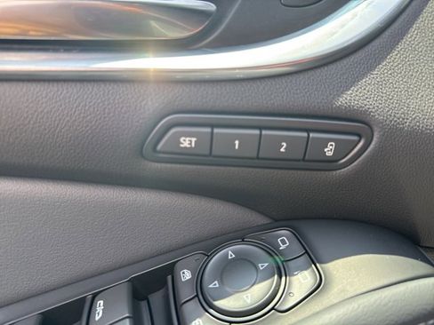 Certified 2024 Buick Enclave Premium image 11