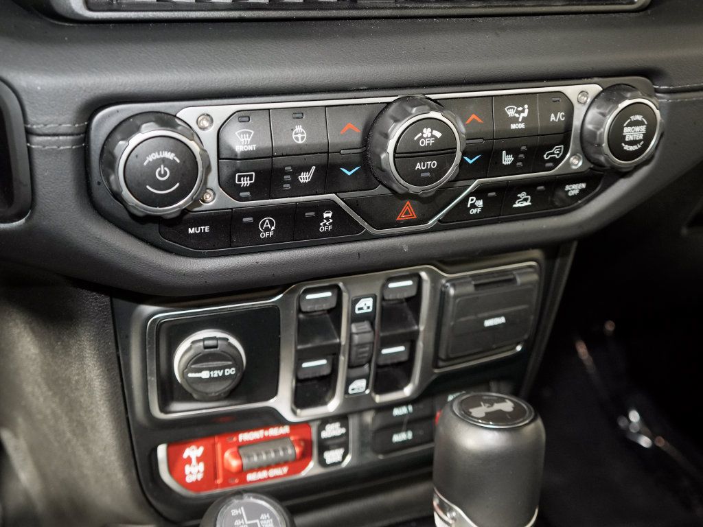 Used 2025 Jeep Wrangler Unlimited Rubicon AWD/4WD image 28