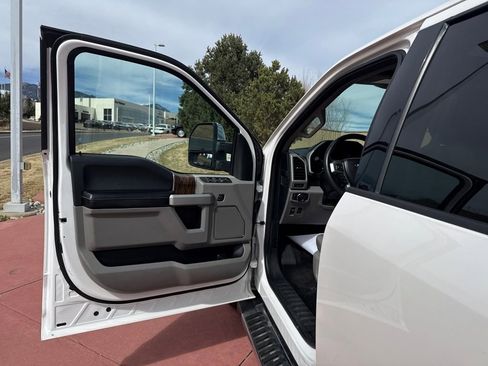 Used 2018 Ford F150 Lariat w/ Equipment Group 502A Luxury image 9