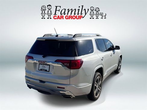 Used 2019 GMC Acadia Denali image 3