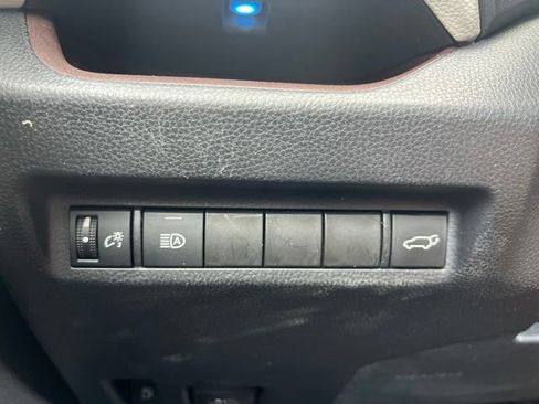 Used 2019 Toyota RAV4 Limited w/ Carpet Mat Package AWD/4WD image 23