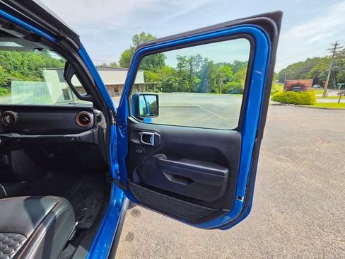 Used 2023 Jeep Gladiator Mojave w/ Cold Weather Group AWD/4WD image 21