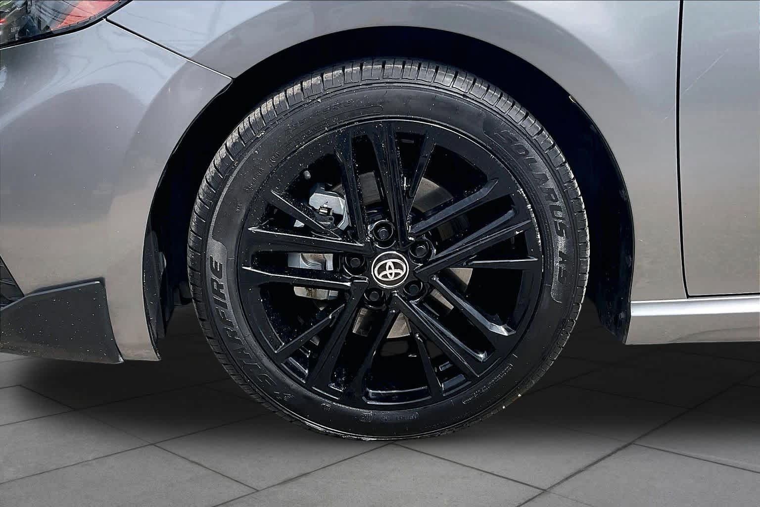 Used 2025 Toyota Camry SE FWD image 11