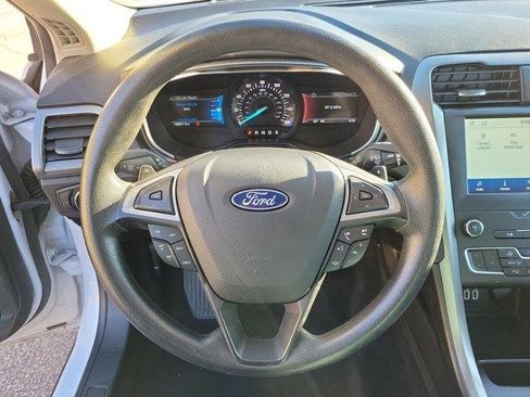 Used 2020 Ford Fusion SE image 22