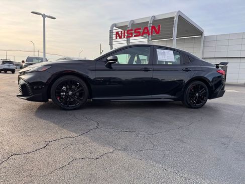 Used 2025 Toyota Camry SE image 2