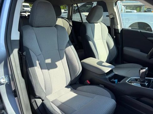 Used 2024 Subaru Outback Premium AWD/4WD image 18