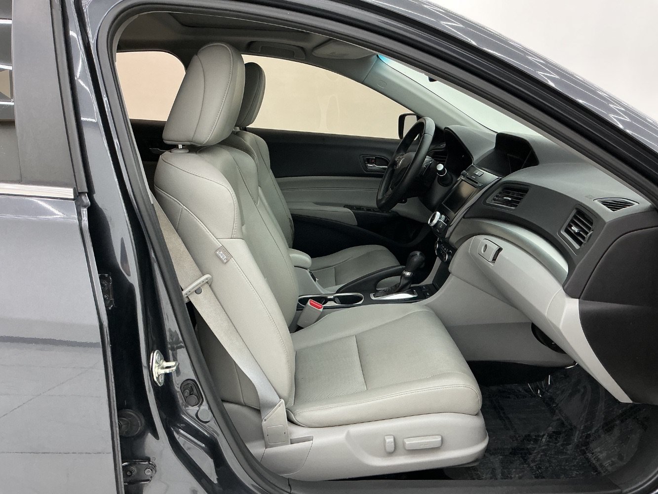 Used 2016 Acura ILX w/ Premium Package FWD image 15