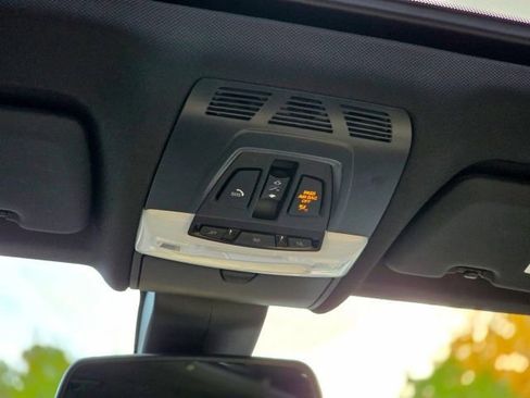 Used 2017 BMW X5 xDrive40e image 25