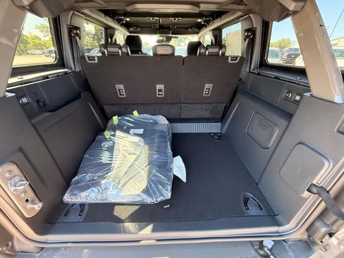 New 2025 Ford Bronco Badlands w/ Matte Film Protection Package AWD/4WD image 14