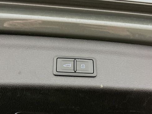 Used 2023 Audi Q3 2.0T Premium image 31