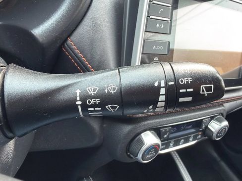 Used 2020 Nissan Kicks SR w/ SR Premium Package FWD image 13