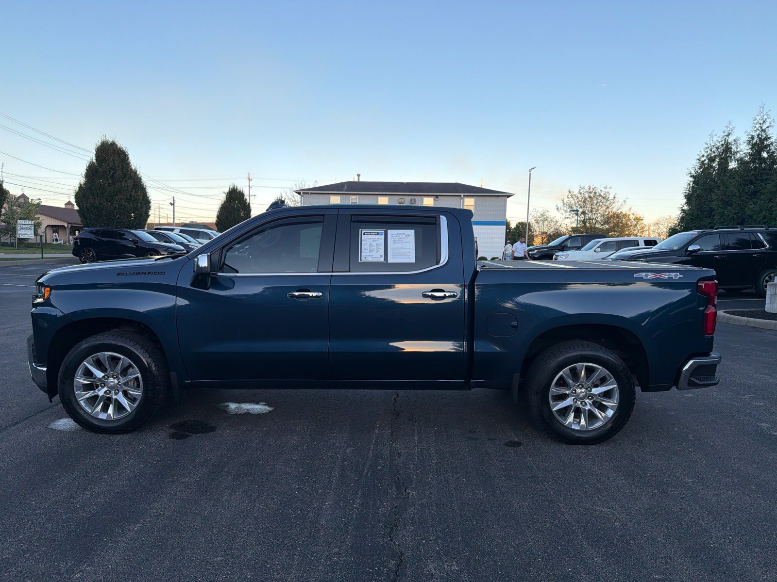 Used 2021 Chevrolet Silverado 1500 LTZ w/ Technology Package AWD/4WD image 2