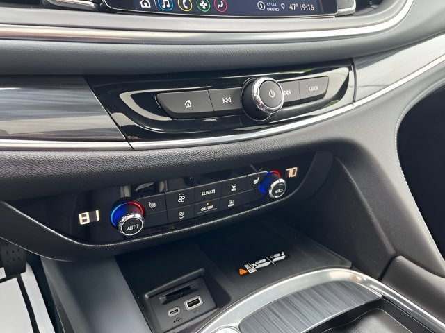 Used 2023 Buick Enclave Essence w/ Experience Buick Package FWD image 19