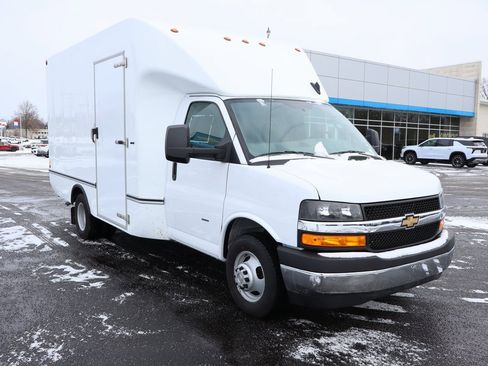 New 2025 Chevrolet Express 3500 w/ Power Convenience Package image 2