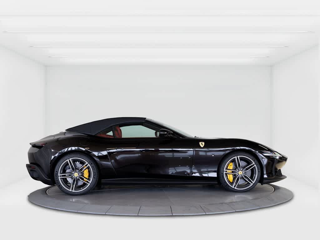 Used 2025 Ferrari Roma Spider RWD image 6