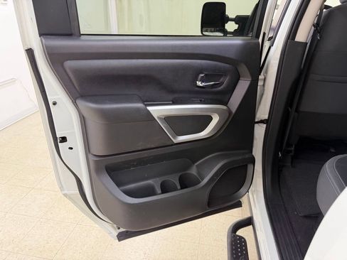 Used 2024 Nissan Titan SV w/ SV Convenience Package AWD/4WD image 14