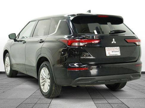 Used 2024 Mitsubishi Outlander ES FWD image 5