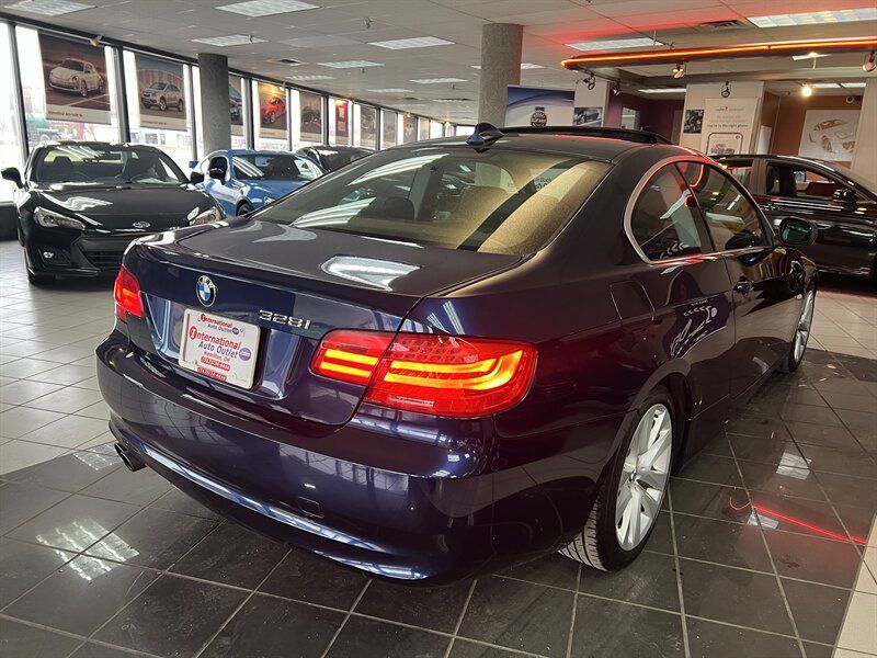 Used 2011 BMW 328i Coupe RWD image 6