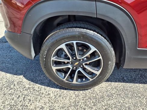 Used 2024 Chevrolet TrailBlazer LT w/ LT Cold Weather Package FWD image 43
