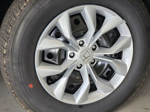Used 2025 Honda CR-V LX image 3